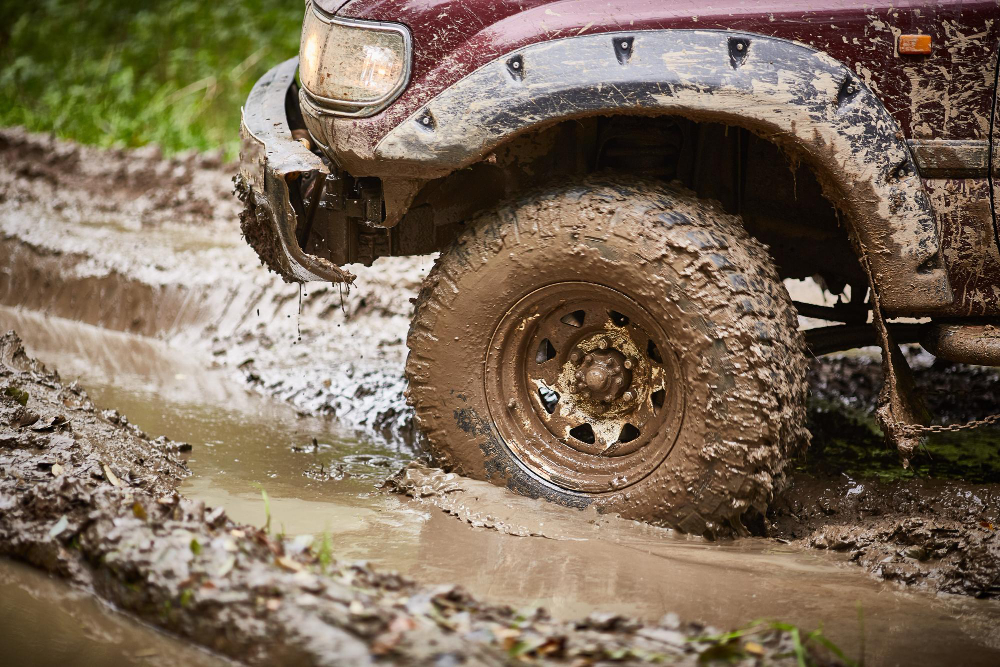 Read more about the article The Benefits of Having an Off Road Recovery Kit
